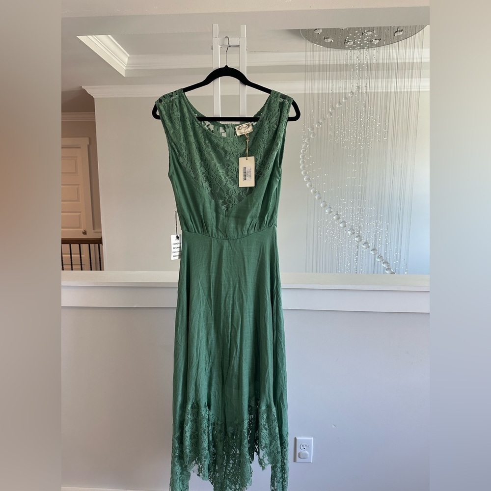 Elegant Green Lace Dress